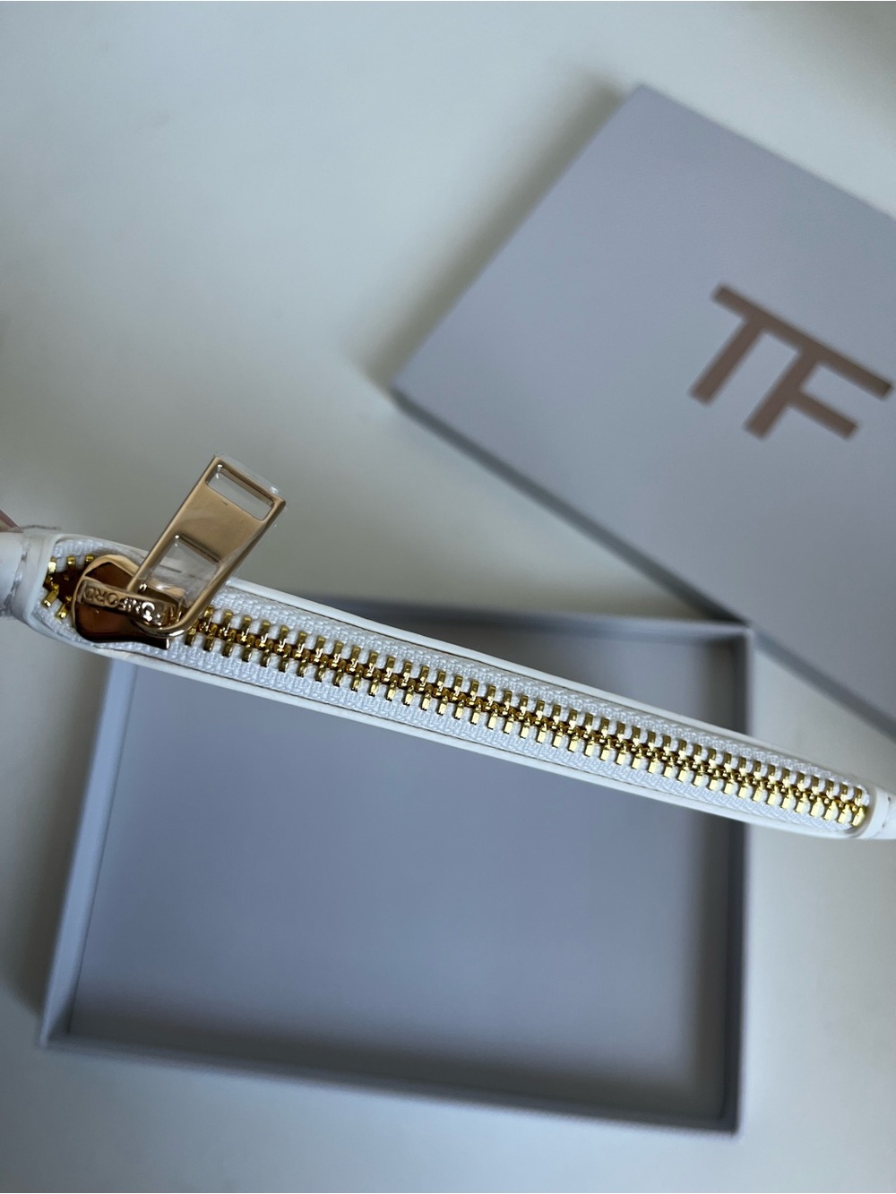 Tom Ford (TF) Beauty Dark Brown & White Leather Pouches - Picture 8 of 9